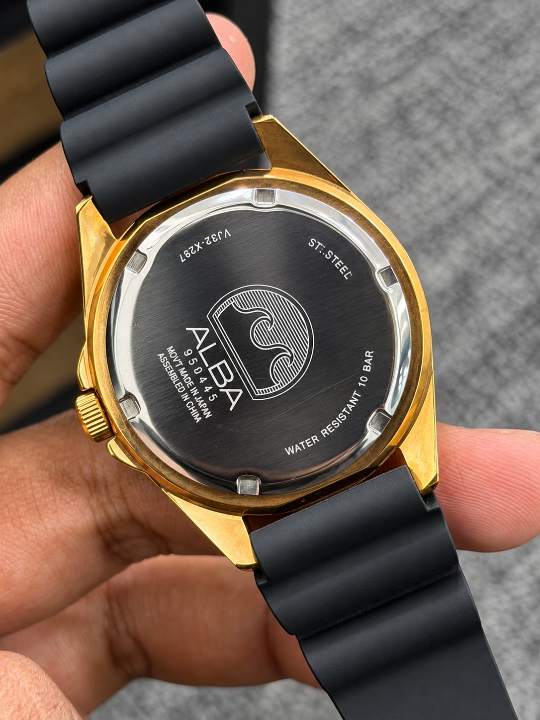 Original Alba Watch For Men Active AG8K20X1 With Brown Dial Rubber Belt with Black Color
