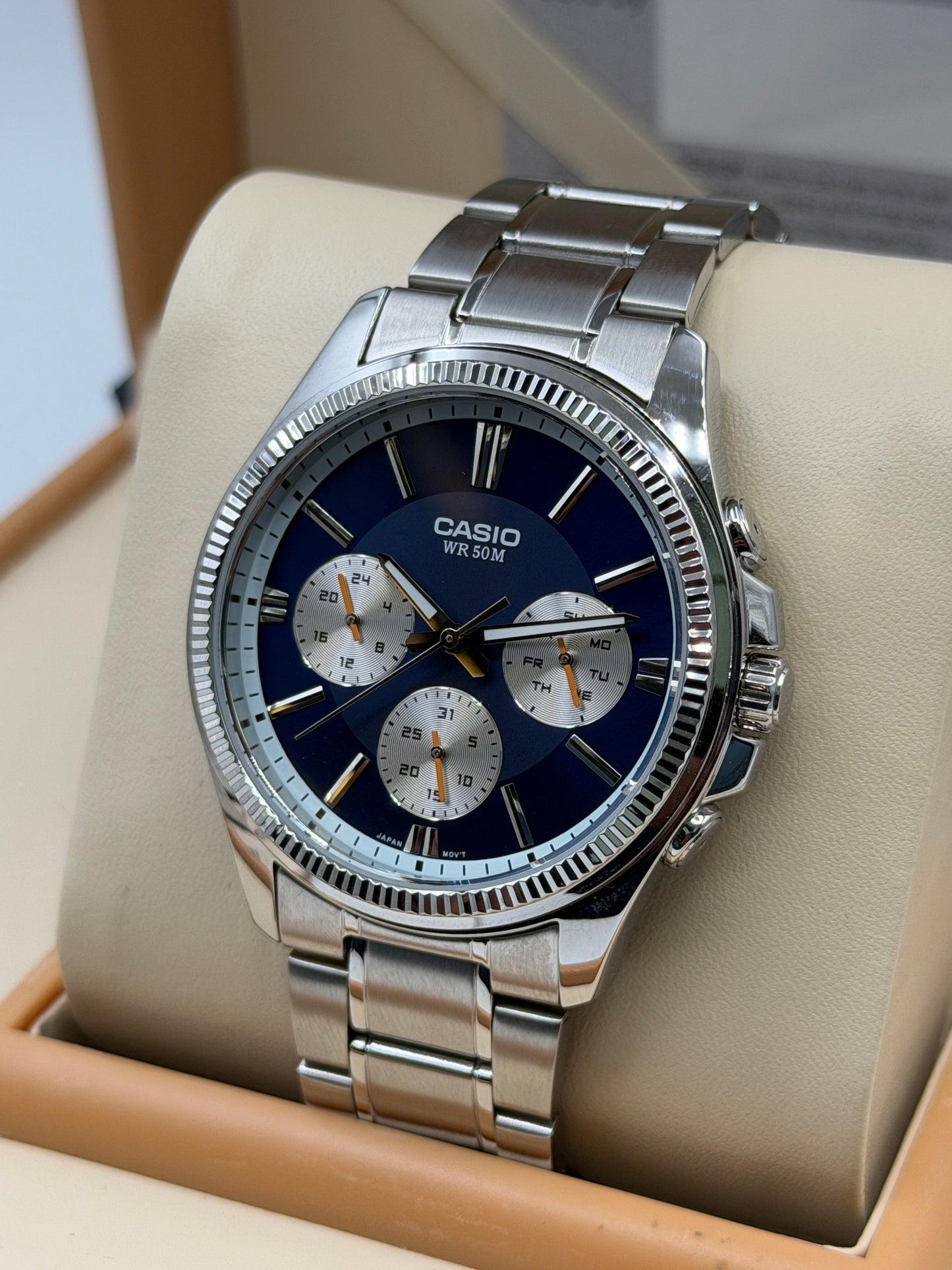 Casio WR-50 Original Mens Watch 43mm Quartz