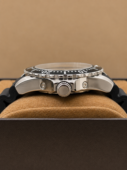 Invicta Signature ll Original Watch For Mens Lot Import 41mm Quartz (Pre-Owned)