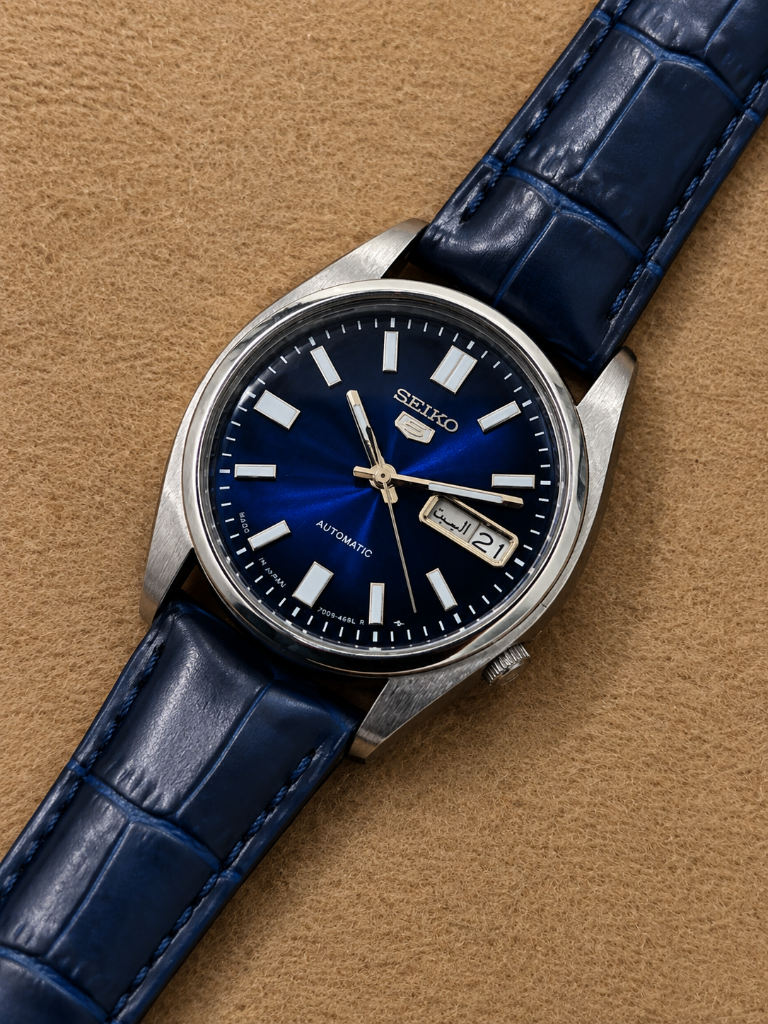Seiko 5 Customzied Watch For Mens Automatic 7009 Lot Import 38mm (Pre-Owned)