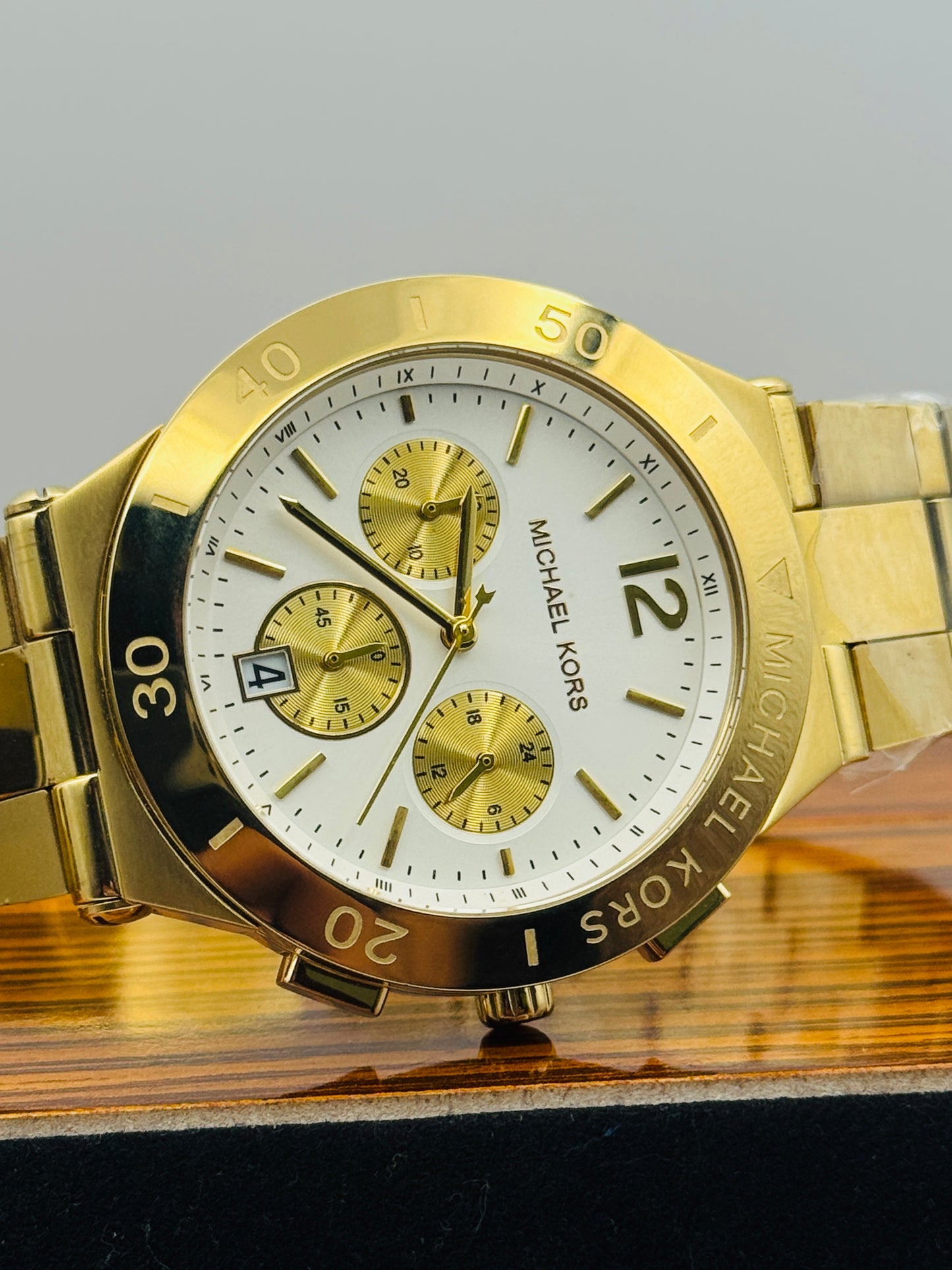 Michael Kors Original Lot Import Watch Preowned 40mm Quartz