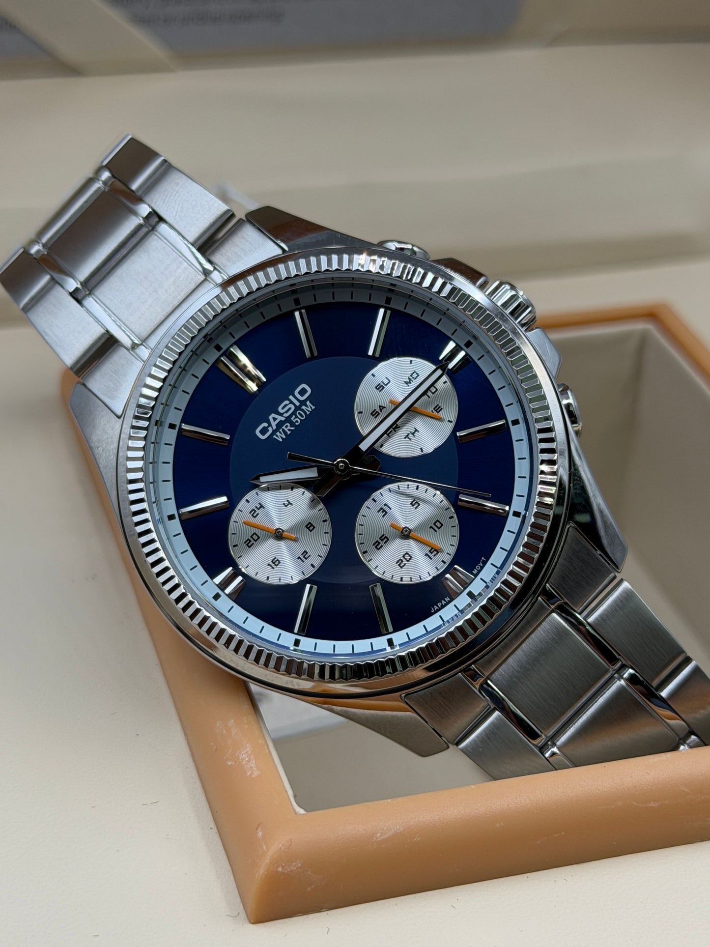 Casio WR-50 Original Mens Watch 43mm Quartz
