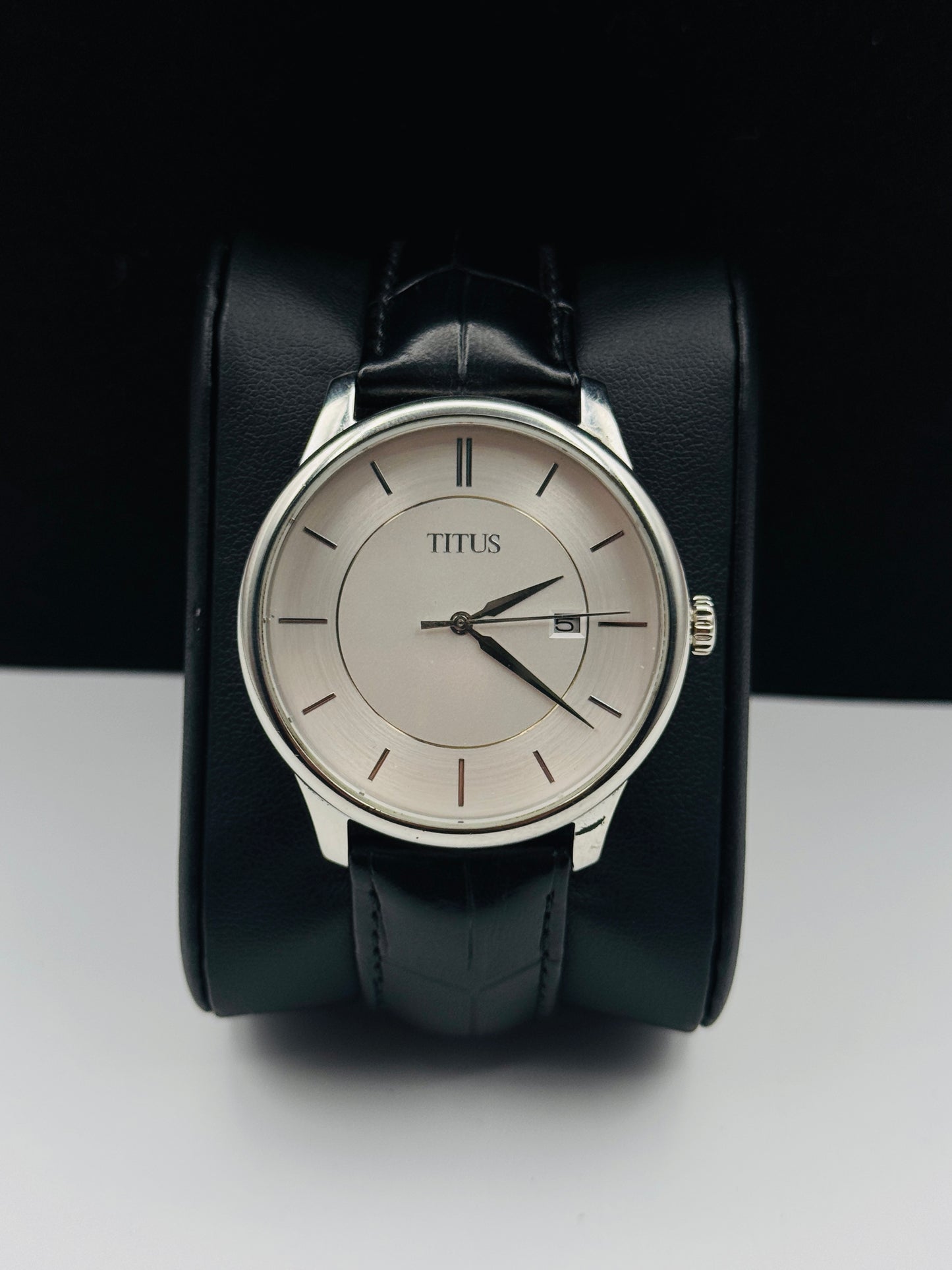 Titus Original Lot Import Watch Mens 42mm Quartz (Pre-Owned)