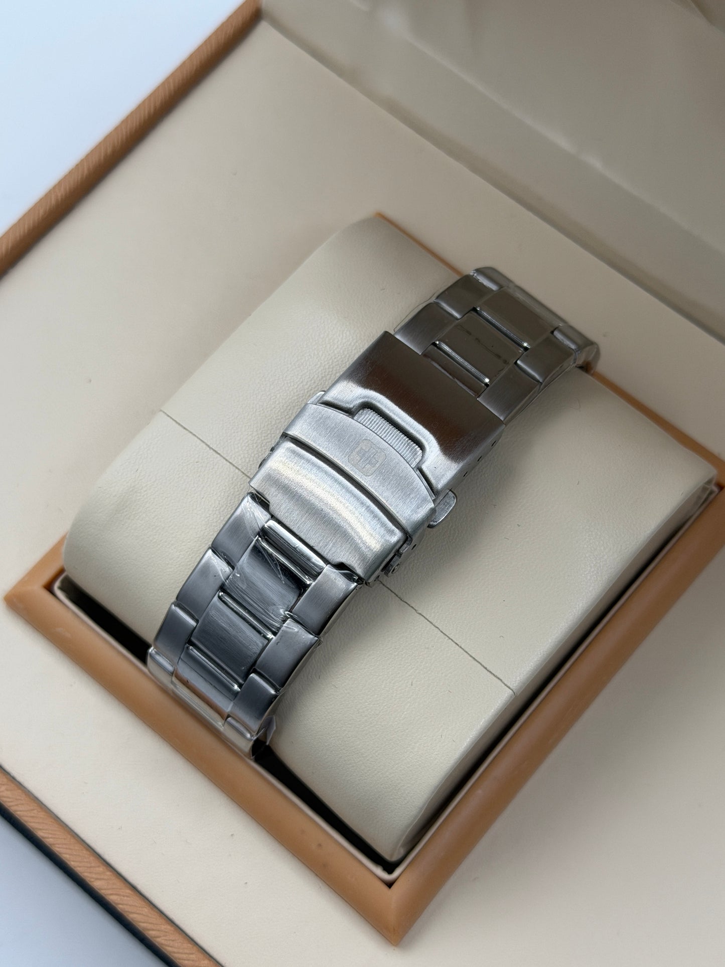 Swiss Miltary Hanowa Original Watch Mens 40mm Quartz