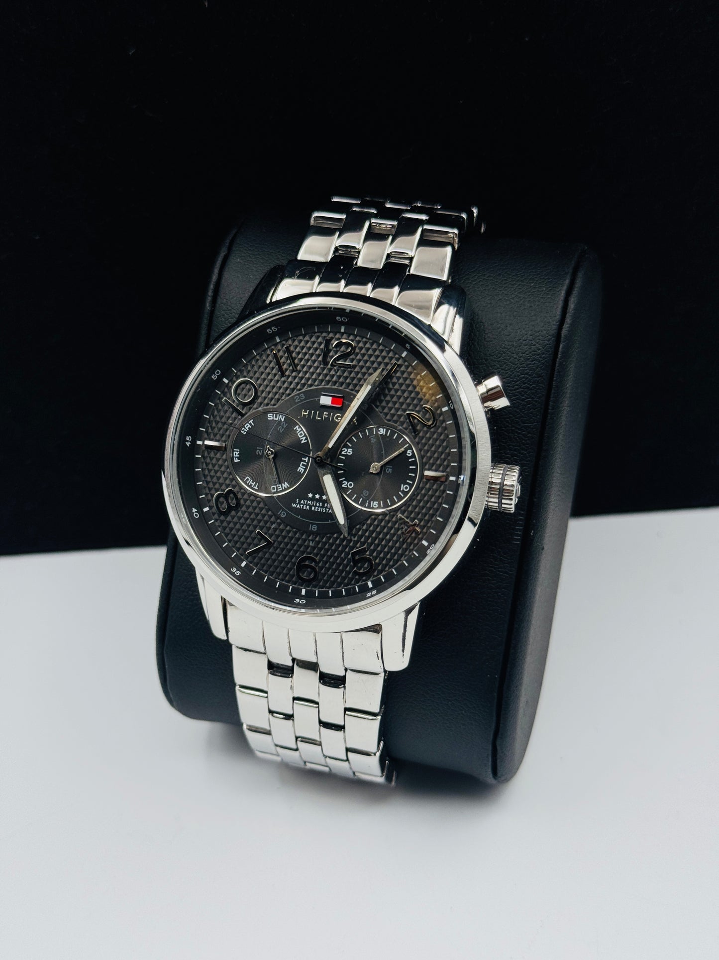 Tommy Hilfiger Swiss Quartz For Mens 44mm (Pre-Owned)