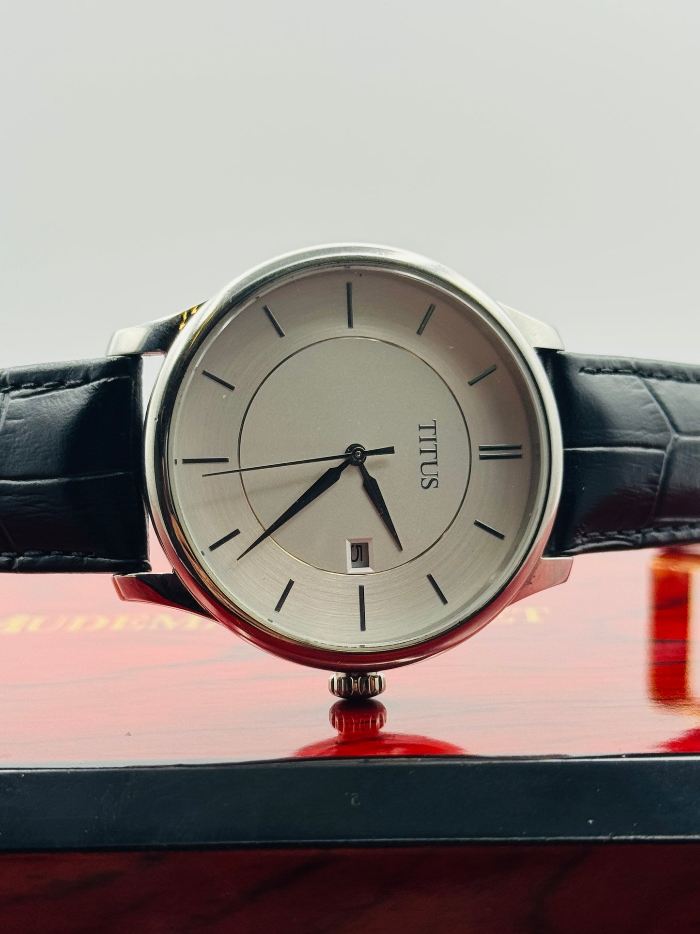 Titus Original Lot Import Watch Mens 42mm Quartz (Pre-Owned)