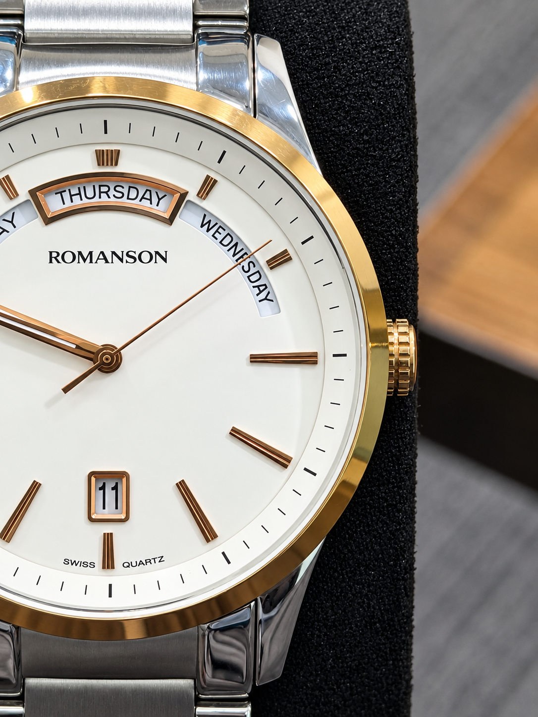 Romason Swiss Original Watch For Mens 43mm Quartz (Pre-Owned)