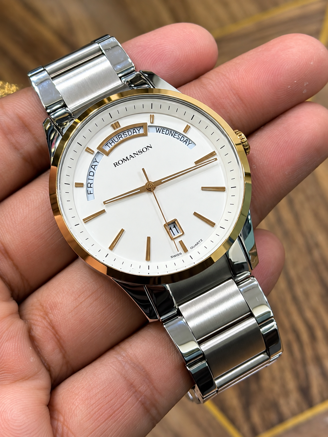 Romason Swiss Original Watch For Mens 43mm Quartz (Pre-Owned)