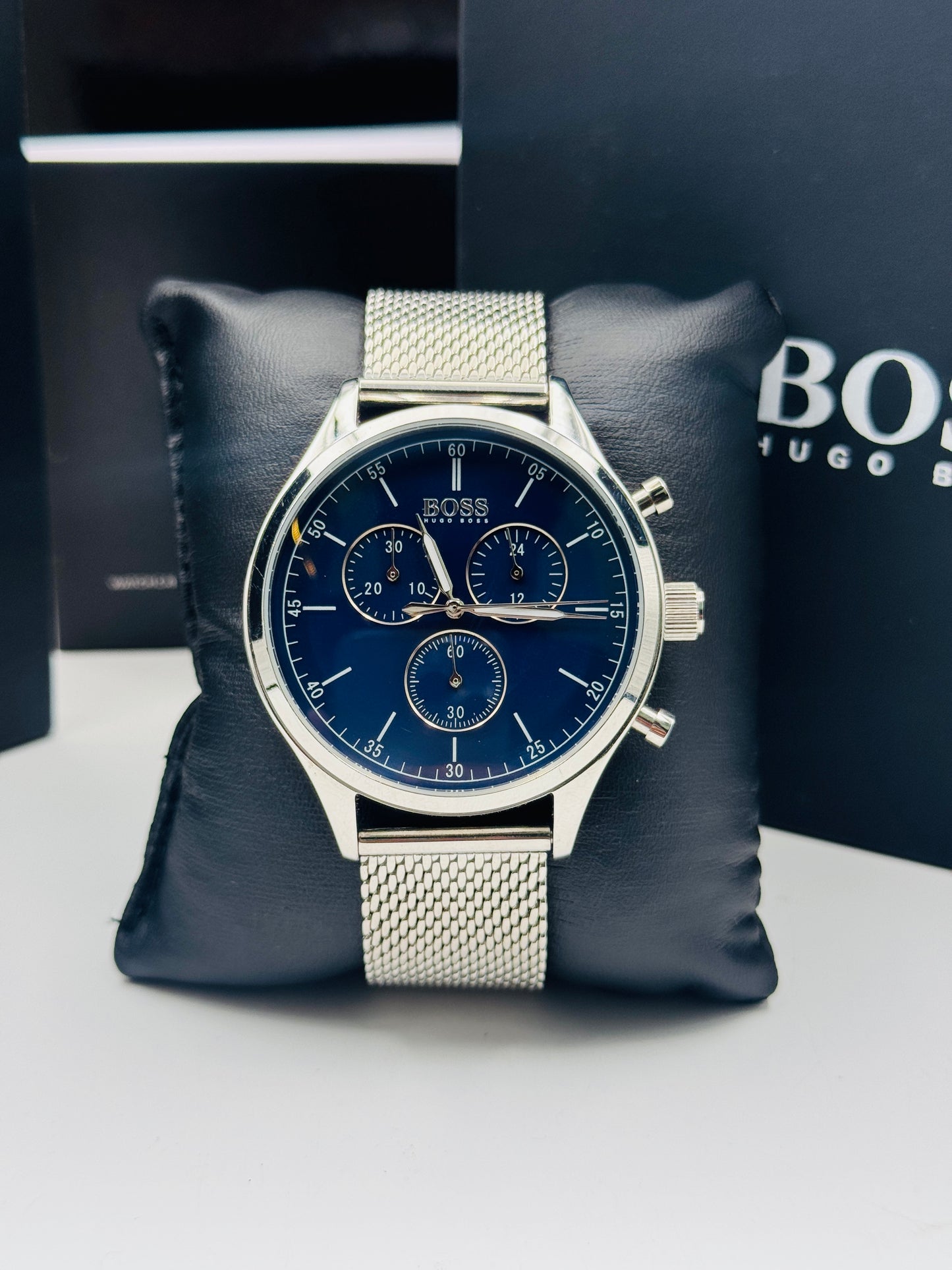Hugo Boss HB.317.1.14.3178 Original For Mens 42mm Quartz (Like New)