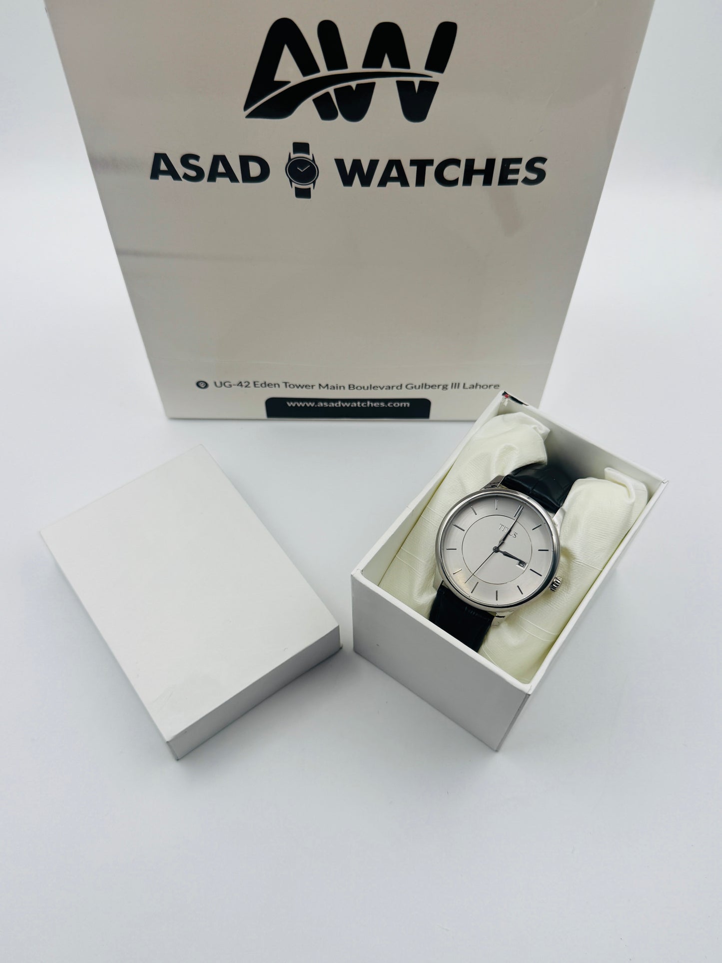 Titus Original Lot Import Watch Mens 42mm Quartz (Pre-Owned)