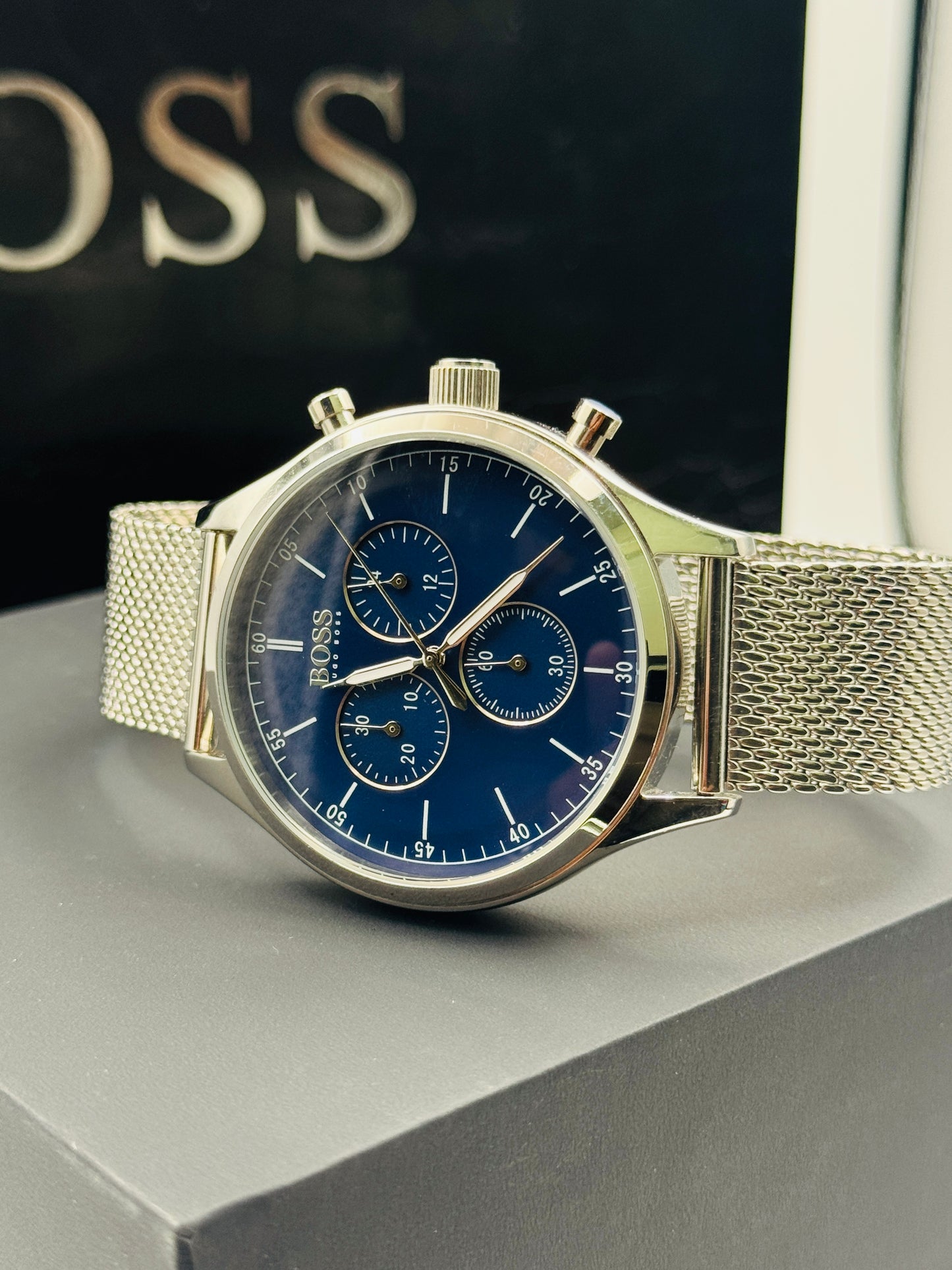 Hugo Boss HB.317.1.14.3178 Original For Mens 42mm Quartz (Like New)