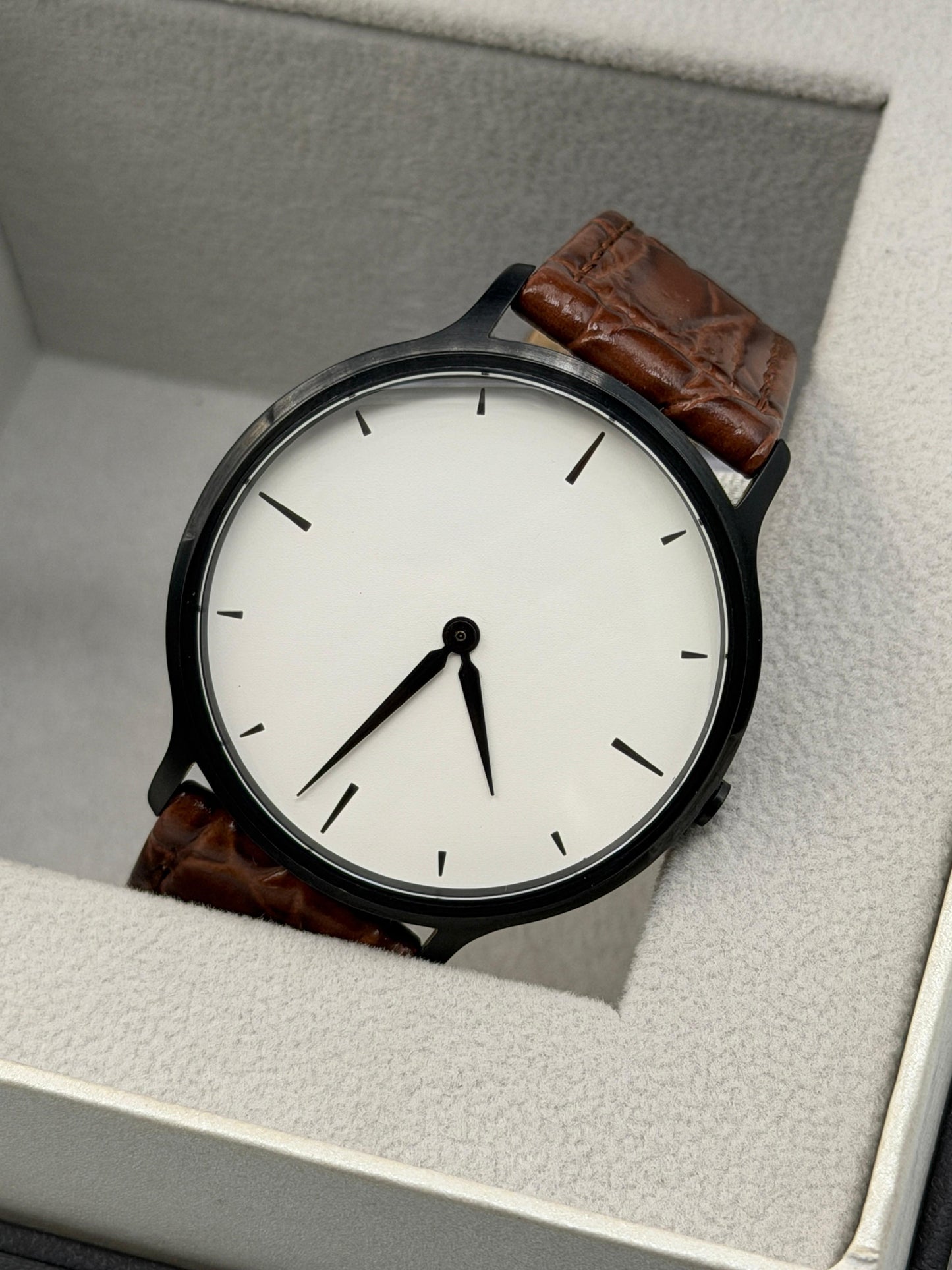Succint Original Lot For Mens Watch 40mm Quartz