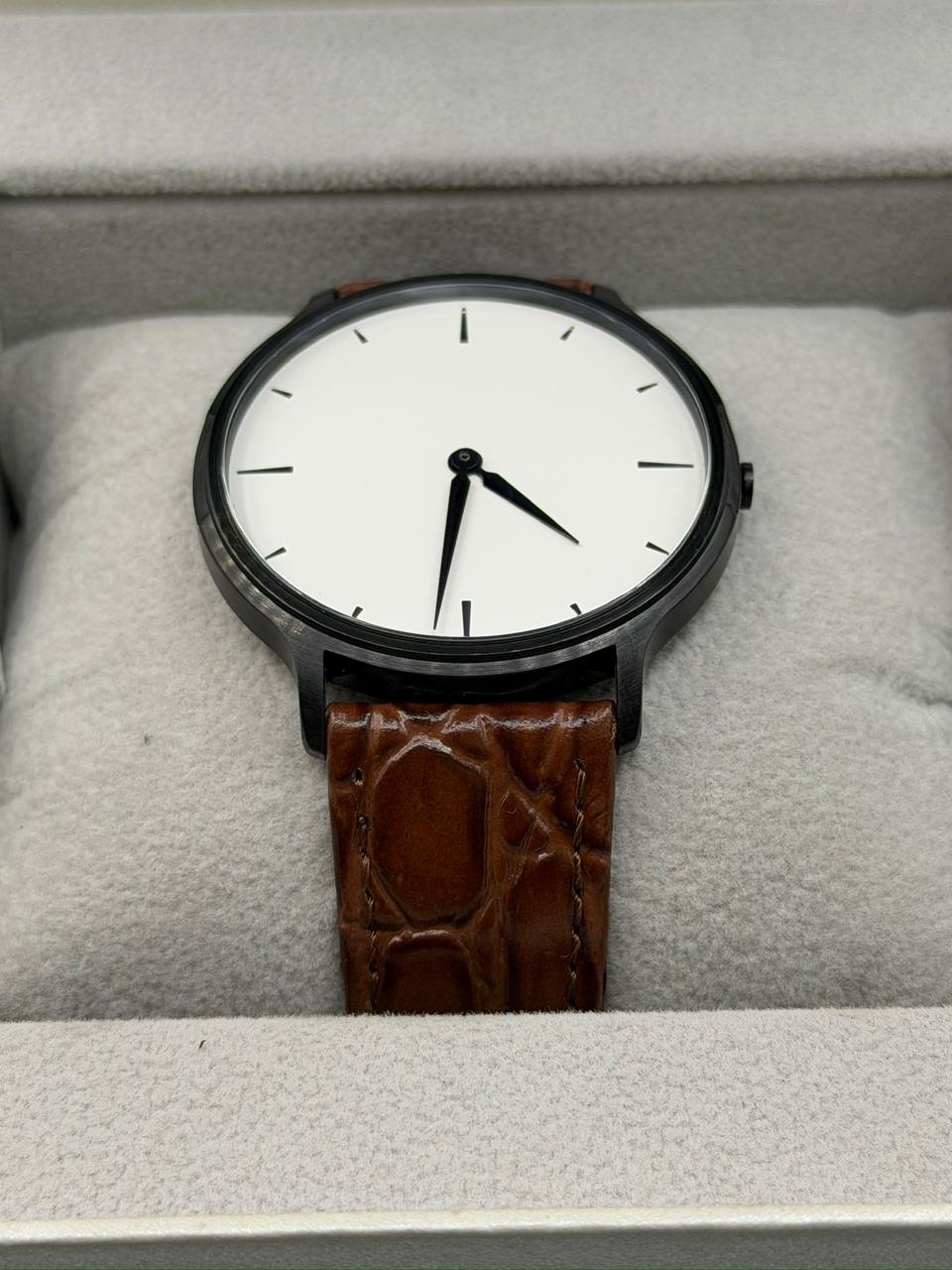 Succint Original Lot For Mens Watch 40mm Quartz